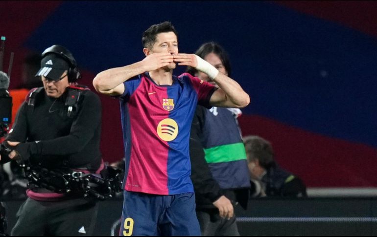 Lewandowski anotó el gol del partido y llegó a 20 en el torneo. EFE/S. Wu