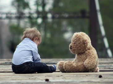 Aunque no implica retrasos en el desarrollo del lenguaje ni en las habilidades cognitivas, las personas con Asperger enfrentan desafíos  en el ámbito social y en la comprensión de códigos no verbales. Pexels