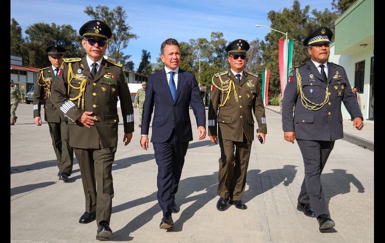 El evento fue encabezado por Miguel Ángel Hernández Martínez, comandante de la V Región Militar, quien destacó en su discurso que el Ejército Mexicano se nutre del pueblo, sirven al pueblo y trascienden por el pueblo. EL INFORMADOR/ H. Figueroa.