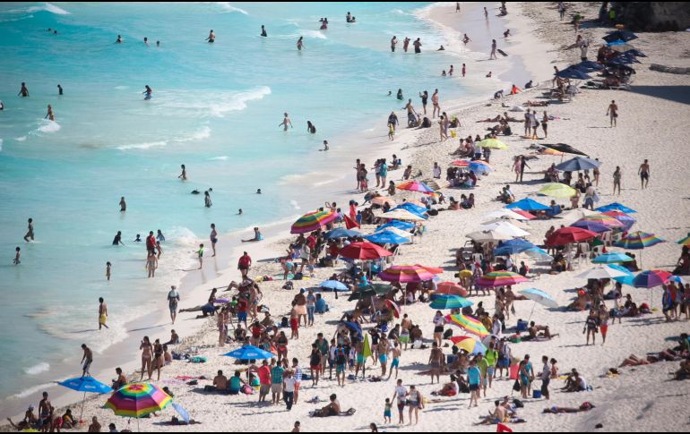 La Ley Federal del Trabajo, en su artículo 76, determina la manera en la que se otorgan las vacaciones en el ámbito laboral. NTX / ARCHIVO