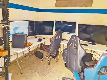 Desde este cuarto de la Comisaría de Teocaltiche, el crimen organizado operaba el sistema de videovigilancia. Tenía información privilegiada de las autoridades y del municipio. ESPECIAL