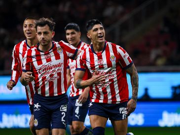 En un partido de angustia, y de la mano de Alan Pulido, el Club Deportivo Guadalajara se reencontró con la victoria a costa del Pachuca. EL INFORMADOR/ H. Figueroa.