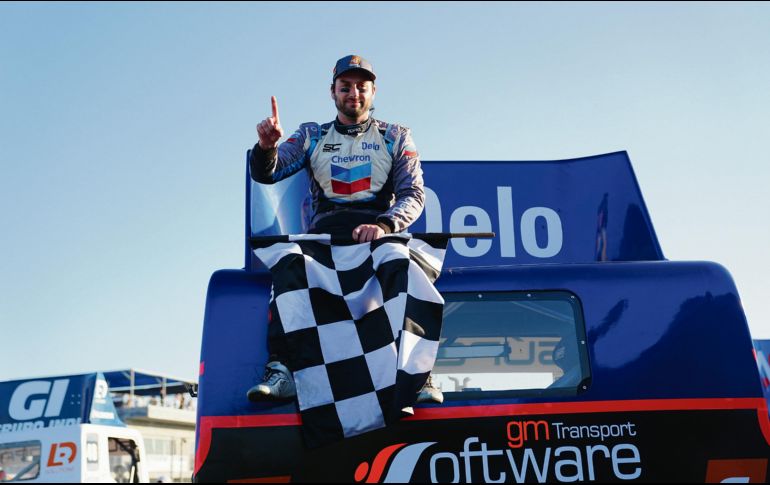 Enrique “Harry” Dueñas tuvo que venir de atrás para quedarse con la victoria en el Autódromo de Yucatán. ESPECIAL