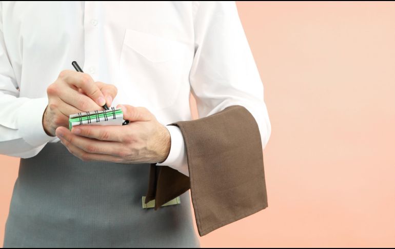 En México, la duración máxima de la jornada laboral es de ocho horas, según lo estipula el artículo 61 de la LFT. ESPECIAL / CANVA