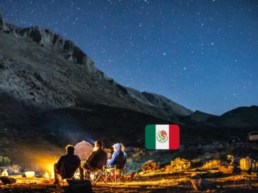 Gracias a su ubicación geográfica y diversidad de paisajes, México ofrece múltiples opciones para la observación del cielo nocturno. Pexels y Canva