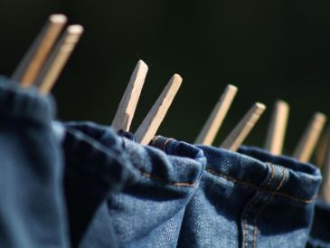 Este suavizante se aplica igual que los productos convencionales: basta con verter la cantidad habitual en el compartimento de la lavadora destinado a los suavizantes. Pixabay.