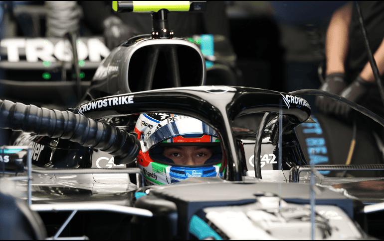 En la primera sesión del día, el debutante italiano Andrea Kimi Antonelli sorprendió al marcar el mejor tiempo con su Mercedes. EFE / A. Haider