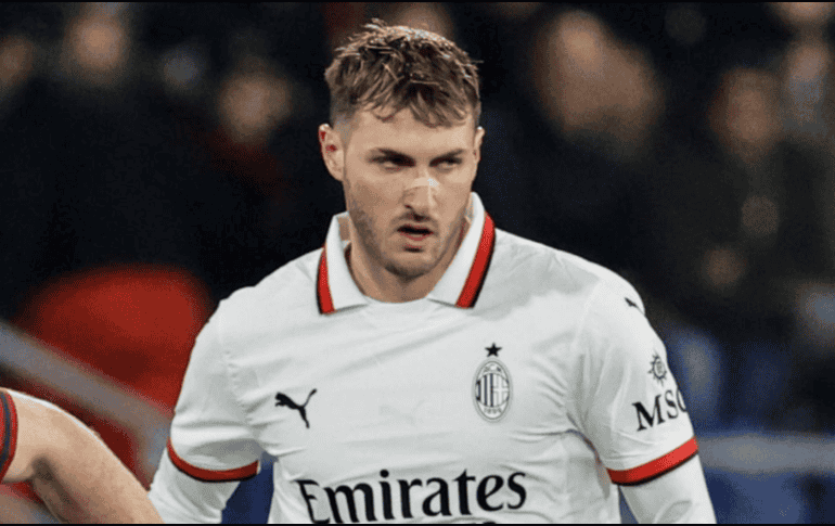 Santiago Giménez durante el partido de la Coppa Italia entre Milan y Bolonia. EFE / EPA / E. Baracchi