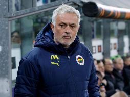 El tecnico de Fenerbahce, Jose Mourinho, durante el partido contra Anderlecht en la Europa League. AP Foto / ARCHIVO