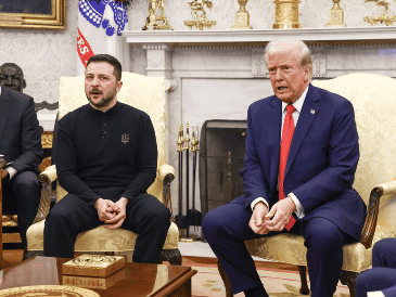 Donald Trump y Volodímir Zelenski, este viernes, en la Casa Blanca. EFE / J. Lo Scalzo