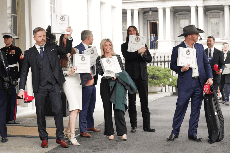 La fiscal general de Estados Unidos, Pam Bondi, detalló que inicialmente solo había recibido este paquete de documentos del caso, pero que, posteriormente, supo de la existencia de 