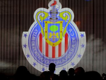 A través de un comunicado de prensa, la dirigencia Rojiblanca hizo oficial la salida de los elementos que restaban en el proyecto del exdirectivo español, mismos que encabezaron la parte deportiva del Guadalajara. IMAGO7