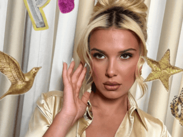 Con una actitud relajada, Millie está disfrutando de su nuevo look y comparándose con otras famosas como Pamela Anderson. INSTAGRAM/milliebobbybrown