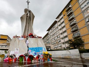 El sumo pontífice lleva 17 días hospitalizado en el Gemelli. EFE / F.  FRUSTACI