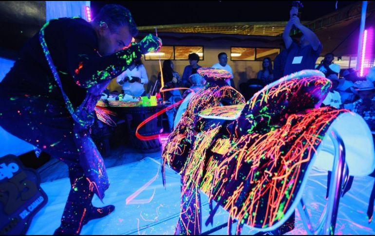 Se tuvo la intervención de una silla de montar que realizó el artista Juan Carlos Santoscoy, combinando el arte y la cultura con las tradiciones charras. CORTESÍA