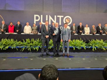 Medina fue reconocido por su liderazgo y contribución al fortalecimiento del sector empresarial en México. EL INFORMADOR/J. VELAZCO