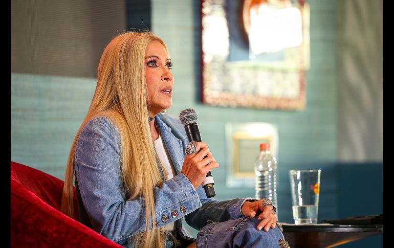 La intérprete de 'Maldita Primavera' destacó que la Arena Guadalajara representa un gran avance para la escena musical en la ciudad, ofreciendo comodidad y una experiencia completa para los asistentes. EL INFORMADOR / H. Figueroa