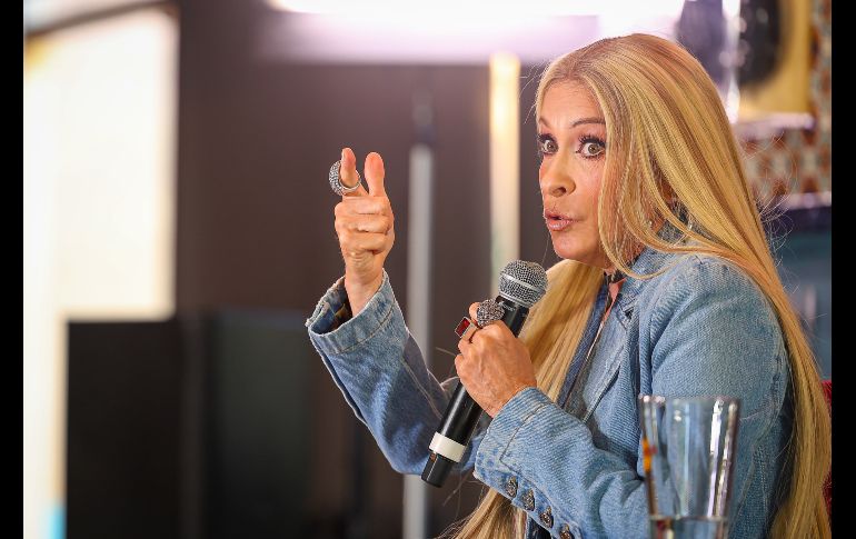 La intérprete de 'Maldita Primavera' destacó que la Arena Guadalajara representa un gran avance para la escena musical en la ciudad, ofreciendo comodidad y una experiencia completa para los asistentes. EL INFORMADOR / H. Figueroa