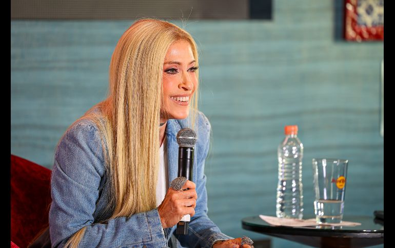 La intérprete de 'Maldita Primavera' destacó que la Arena Guadalajara representa un gran avance para la escena musical en la ciudad, ofreciendo comodidad y una experiencia completa para los asistentes. EL INFORMADOR / H. Figueroa