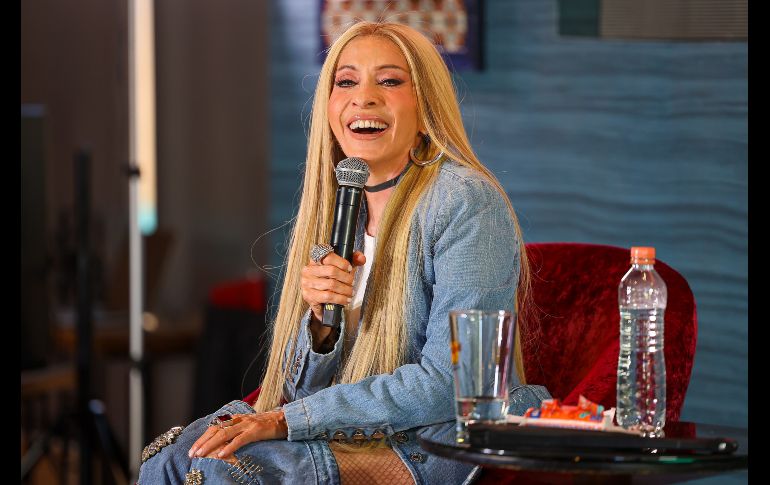 La intérprete de 'Maldita Primavera' destacó que la Arena Guadalajara representa un gran avance para la escena musical en la ciudad, ofreciendo comodidad y una experiencia completa para los asistentes. EL INFORMADOR / H. Figueroa