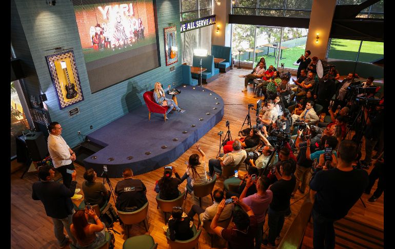 La intérprete de 'Maldita Primavera' destacó que la Arena Guadalajara representa un gran avance para la escena musical en la ciudad, ofreciendo comodidad y una experiencia completa para los asistentes. EL INFORMADOR / H. Figueroa