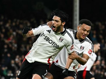 Raúl Jiménez apreció en el momento que más lo necesitaba su equipo este sábado. AFP / ARCHIVO