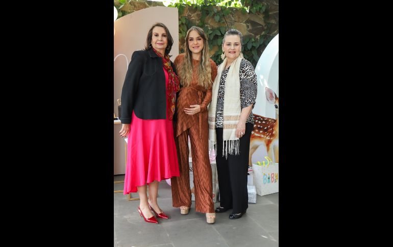 Coco Díaz, Alexia Vergara y Claudia Ricaud Heinecke en el Baby Shower de Nara. GENTE BIEN JALISCO / C. Jimeno