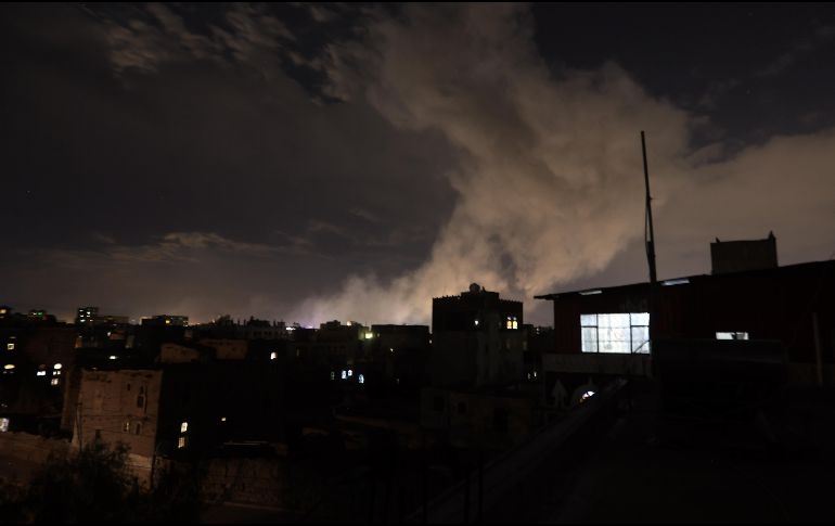 Los ataques aéreos se dieron unos días después de que los hutíes dijeron que reanudarían los ataques a buques israelíes que navegan en aguas frente a Yemen en respuesta al bloqueo de Israel sobre Gaza. EFE / Y. Arhab