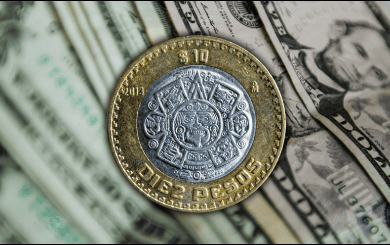 La cotización del dólar en Banco Azteca es de 18.95 pesos a la compra y 20.40 pesos a la venta. EL INFORMADOR / ARCHIVO