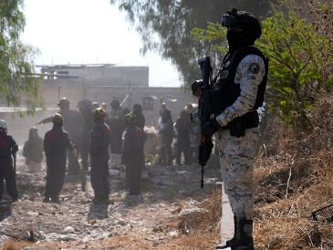 La Guardia Nacional acompañó ayer a las Madres de Guerrero en su búsqueda. AP/M. Ugarte