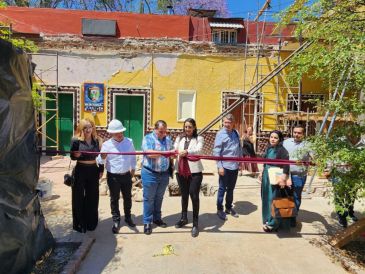 Las obras de rehabilitación comenzaron oficialmente con la presencia de los locatarios del mercado y la presidenta municipal, Laura Imelda Pérez Segura. CORTESÍA.