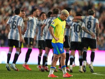 El último golpe llegó con la reciente caída 1-4 ante Argentina en Buenos Aires. AP/ N. Pisarenko.