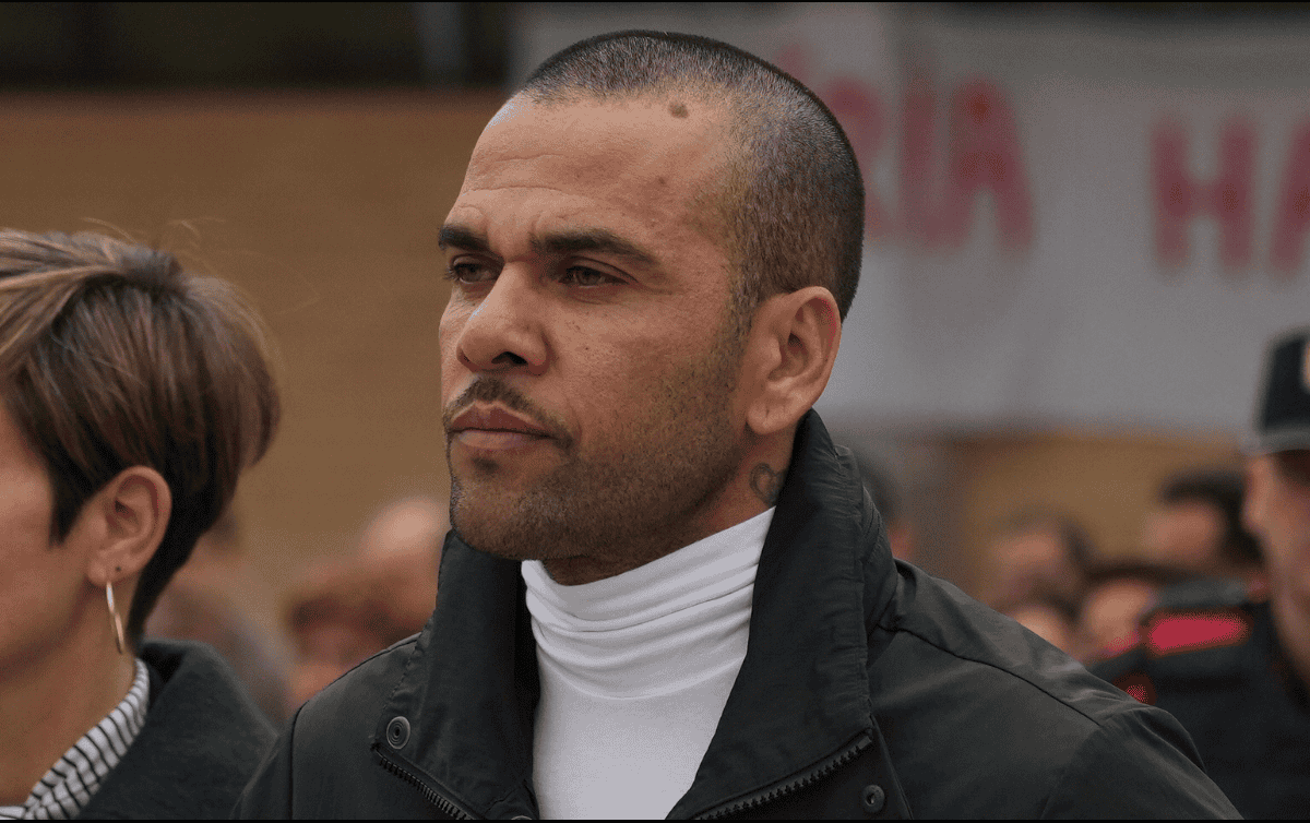 Dani Alves había sido denunciado por Pumas por cinco millones de dólares por incumplimiento de contrato y abandono de trabajo. AP/ ARCHIVO.