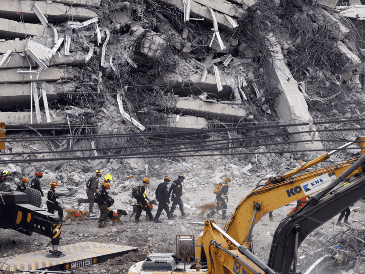 La junta militar birmana hizo oficial la tregua del conflicto civil para concentrarse en tareas de rescate tras el terremoto. EFE / EPA / NARONG SANGNAK