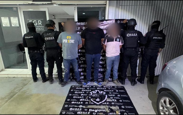 Los tres sujetos formarían parte de una célula delictiva especializada en el robo de camiones de carga en tramos carreteros de la Región Valles. ESPECIAL