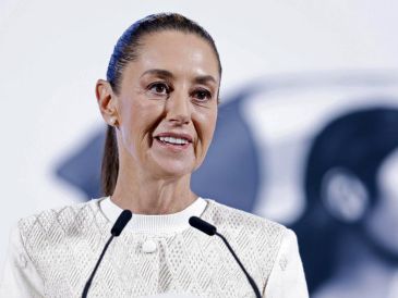 La Presidenta aseguró que el reconocimiento no es para su persona, sino para el pueblo de México. EFE/S. GUTIÉRREZ