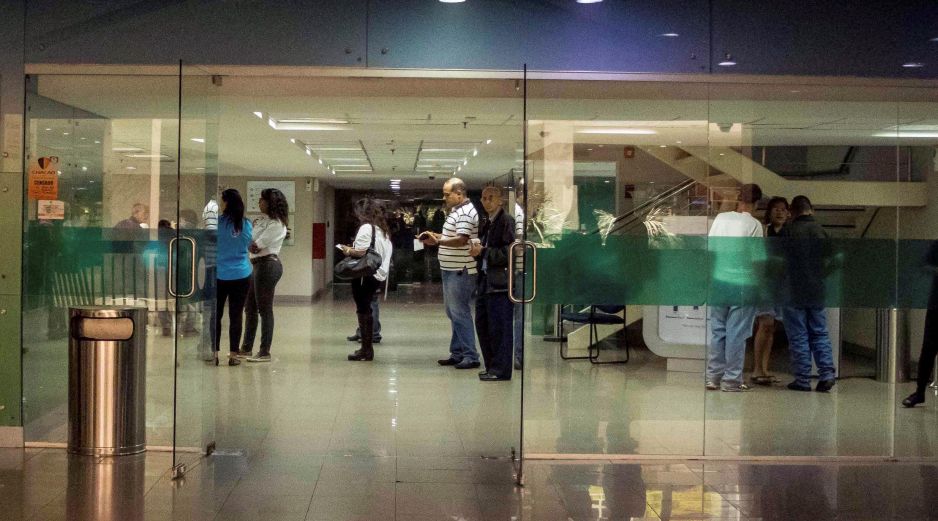 Los trámites o pagos con con fecha de vencimiento en Semana Santa se recorren automáticamente hacia el siguiente día hábil (lunes 21 de abril). EFE/Archivo