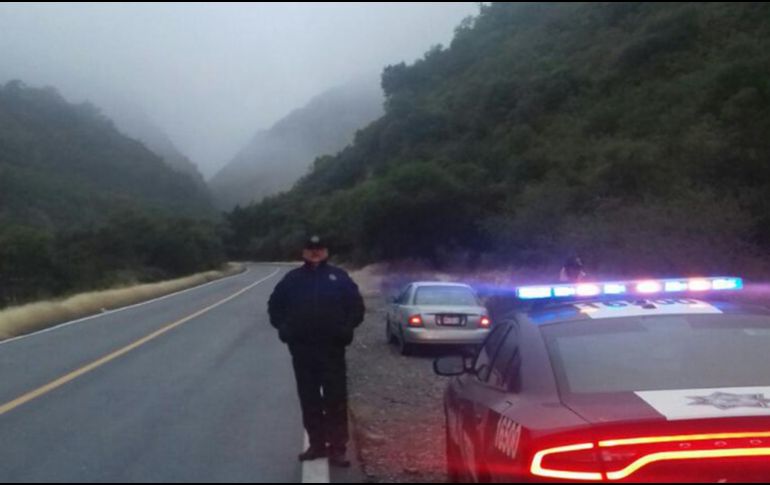Sólo los agentes de la División de Caminos de la Guardia Nacional están facultados para multar a los automovilistas que manejen en las vías federales. NOTIMEX/Archivo