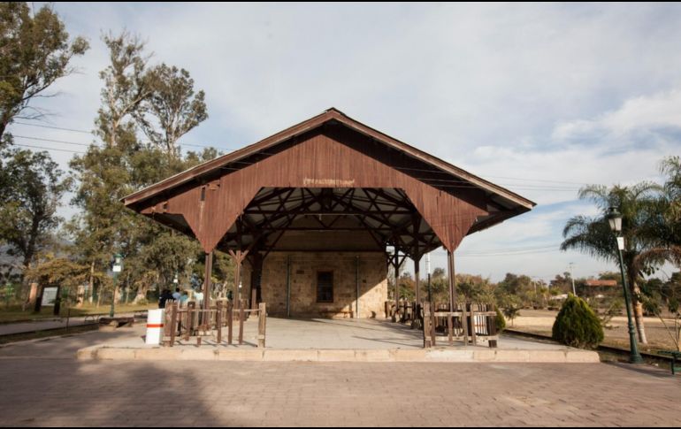 El proyecto rescata 98 kilómetros de antiguas vías de tren que los convierte en senderos accesibles para ciclistas y caminantes. ESPECIAL