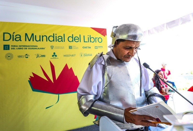 Benjamín Hernández Mayoral, maestro de español en la secundaria Nicolás Copérnico Mixta 28. EL INFORMADOR/A. NAVARRO 