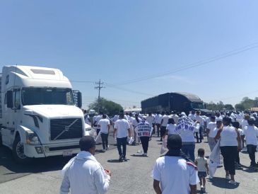 Hasta el momento no se ha reportado la intervención de autoridades para liberar la vía. ESPECIAL