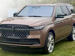 En su diseño lleva una gran parrilla cortada por una tira de leds. ESPECIAL