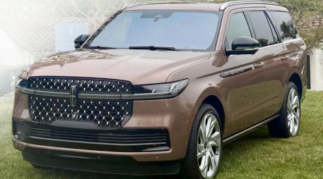 En su diseño lleva una gran parrilla cortada por una tira de leds. ESPECIAL