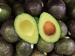 Las personas con problemas renales deben moderar la ingesta de este fruto, ya que el aguacate es alto en potasio. NTX / ARCHIVO