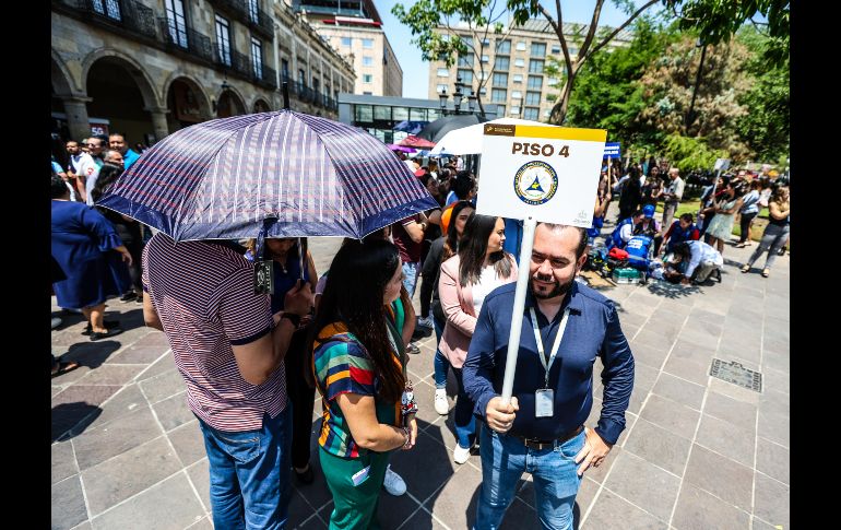 Según la Secretaría de Gobierno, alrededor de 10 mil 400 escuelas, oficinas gubernamentales, parques industriales y empresas particulares participaron en el Macrosimulacro. EL INFORMADOR/A.NAVARRO