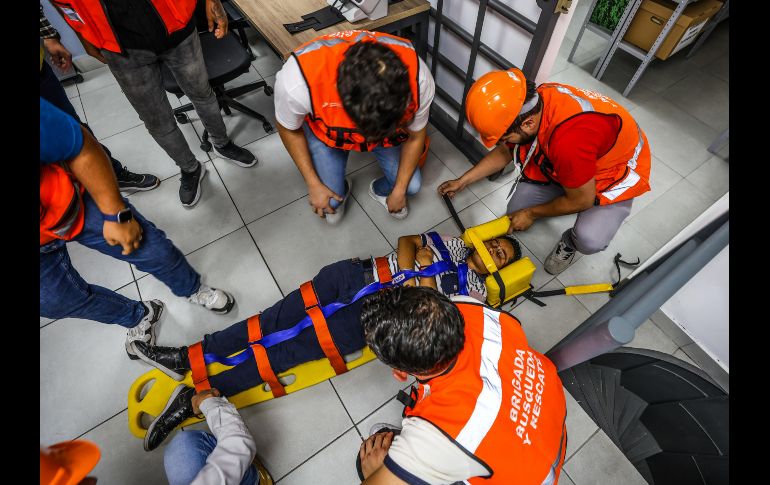 Según la Secretaría de Gobierno, alrededor de 10 mil 400 escuelas, oficinas gubernamentales, parques industriales y empresas particulares participaron en el Macrosimulacro. EL INFORMADOR/A.NAVARRO