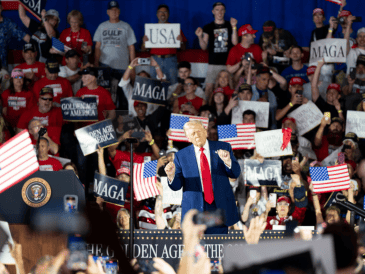 Trump eligió como escenario el condado de Macomb, área en la que el motor da de comer a miles de familias y en la que tienen presencia las tres grandes automotrices estadounidenses. EFE / D. CHERY