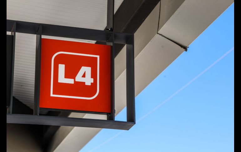 Diego Monraz mencionó que ya se está trabajando en la electrificación de la vía por donde correrá esta nueva línea de transporte. EL INFORMADOR/ A. Navarro.