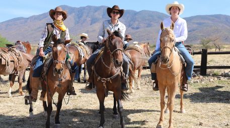 Diego Gómez, Diego Orendain y Pablo González en la 4ª Cabalgata Anual de La Cañada. GENTE BIEN JALISCO / C. Jimeno