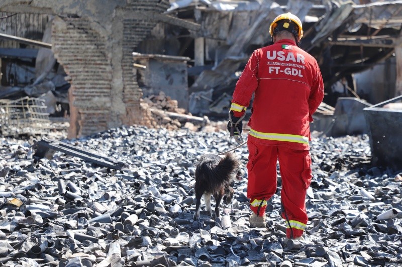  ESPECIAL / PROTECCIÓN CIVIL Y BOMBEROS GDL